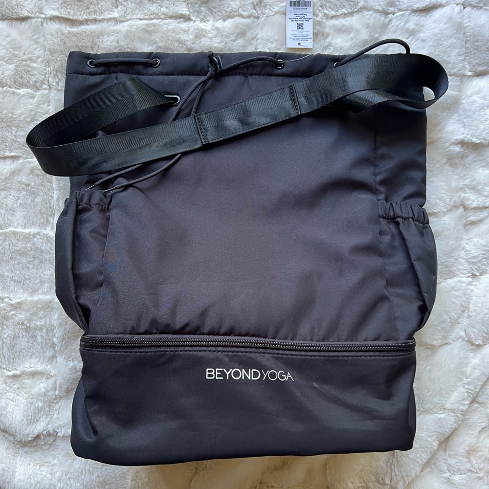 Beyond Yoga Black Women’s Gym Bag